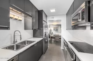 Photo #4: 6965606 Listing 