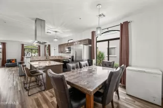 Photo #6: 6965799 Listing