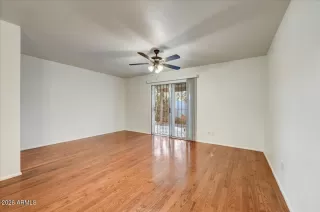 Photo #6: 6966045 Listing 