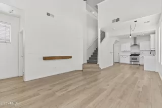 Photo #5: 6966060 Listing 