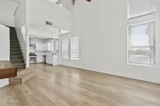 Photo #6: 6966060 Listing 