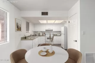 Photo #3: 6966158 Listing