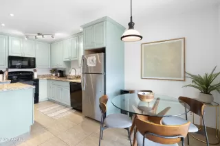 Photo #2: 6966160 Listing 