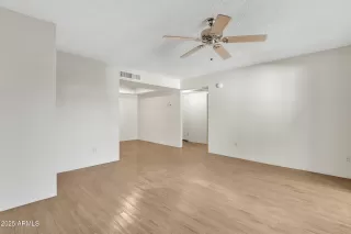 Photo #5: 6966188 Listing 