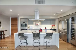 Photo #4: 6966236 Listing 