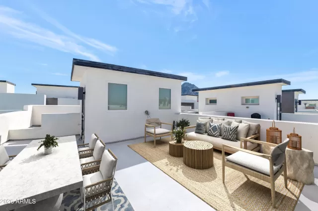 MLS: 6966278 Condo For Sale