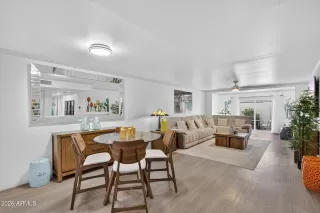 Photo #6: 6966289 Listing 