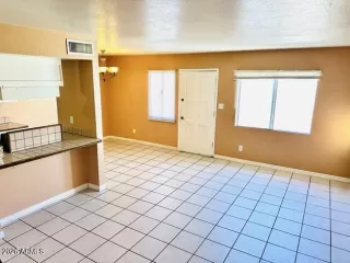 Photo #6: 6966364 Listing 