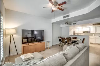 Photo #6: 6966367 Listing 