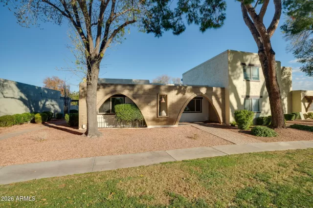 MLS: 6966386 Condo For Sale