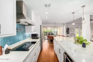 Photo #6: 6966410 Listing 