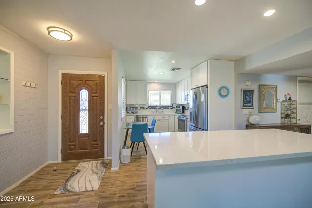 MLS: 6966429 Condo For Sale