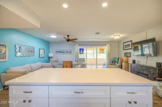 Photo #6: 6966429 Listing 