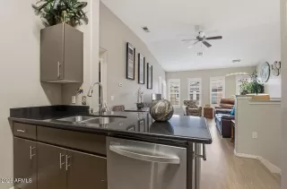 Photo #3: 6966466 Listing