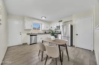 Photo #5: 6966501 Listing 