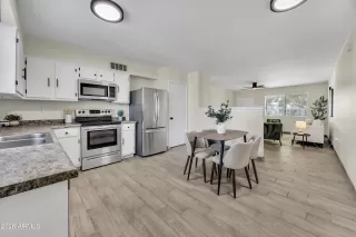 Photo #6: 6966501 Listing 