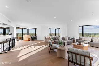 Photo #2: 6966586 Listing 