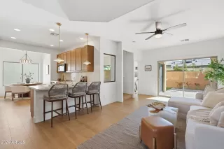 Photo #2: 6966623 Listing 