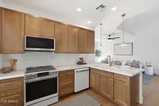 Photo #5: 6966623 Listing 