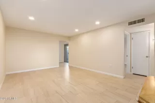 Photo #3: 6966677 Listing 