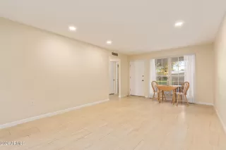 Photo #4: 6966677 Listing 