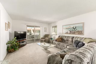 Photo #6: 6966796 Listing