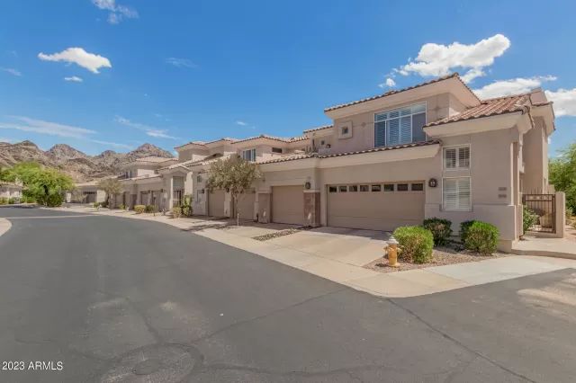 MLS: 6966854 Condo For Sale