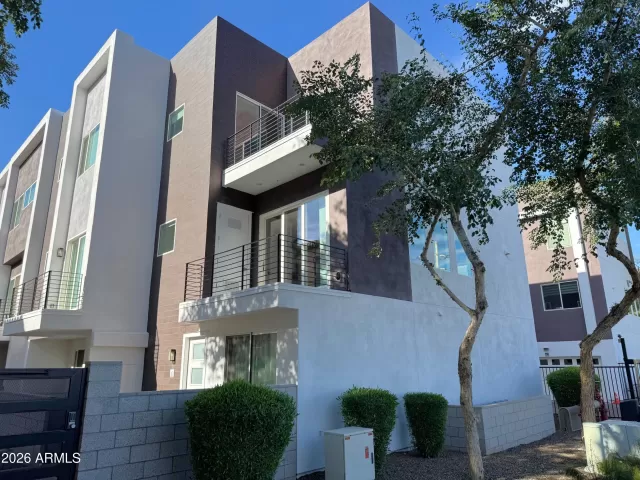 MLS: 6966879 Condo For Sale