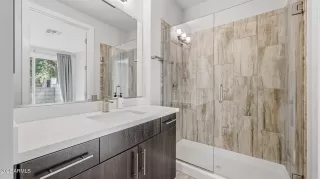 Photo #5: 6966879 Listing 