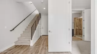 Photo #6: 6966879 Listing 