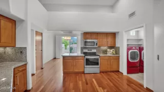 Photo #6: 6966964 Listing