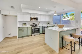 More Details about MLS # 6967078 : 1822 W MARLETTE AVENUE