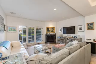 Photo #4: 6967191 Listing