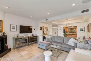 Photo #5: 6967191 Listing