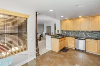 Photo #5: 6967218 Listing 