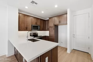 Photo #3: 6967243 Listing 