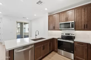 Photo #5: 6967243 Listing 