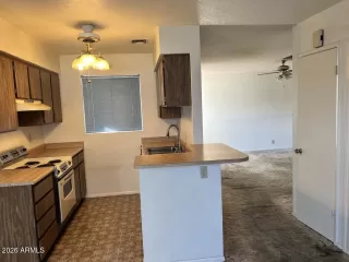 Photo #5: 6967341 Listing 