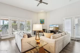 Photo #5: 6967488 Listing 