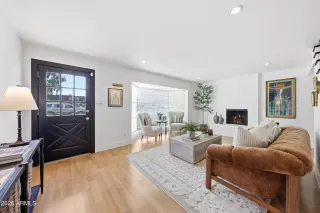 Photo #2: 6967520 Listing 