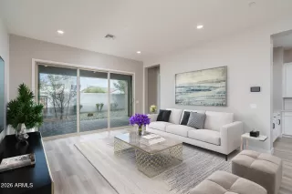 Photo #5: 6967712 Listing 