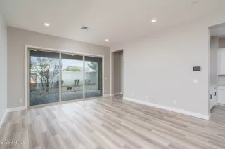 Photo #6: 6967712 Listing 