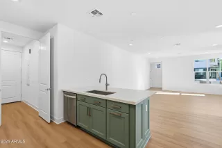 Photo #2: 6967911 Listing 