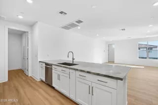 Photo #4: 6967922 Listing 