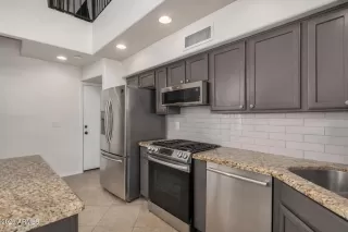 Photo #6: 6967940 Listing 