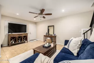 Photo #4: 6967976 Listing 