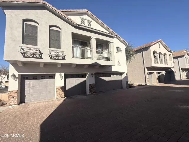 MLS: 6968022 Condo For Sale