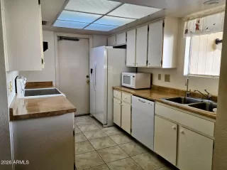 Photo #5: 6968063 Listing 