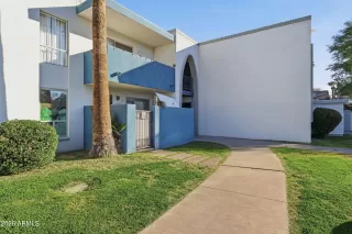 Photo #5: 6968076 Listing