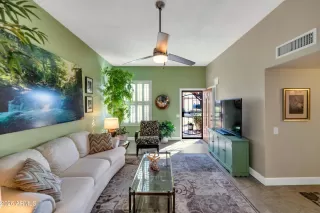 Photo #6: 6968103 Listing 